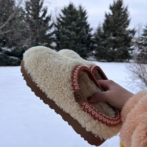 Ugg Tasman maxi curly Sherpa slipper shoes cream red tan